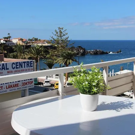 Grosse In Puerto De Santiago Und Meerblick